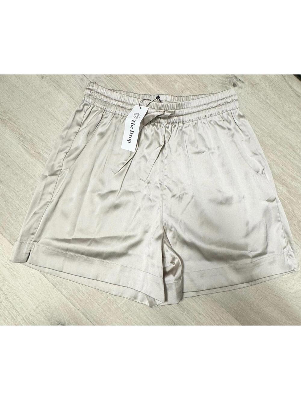 The Drop Eva Silver Cloud Silky Stretch Pull-On Loose-Fit Short Women Size XS